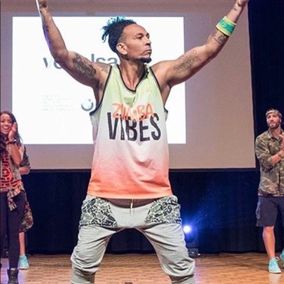 Zumba vibes Tank NWT M - Picture 1 of 1